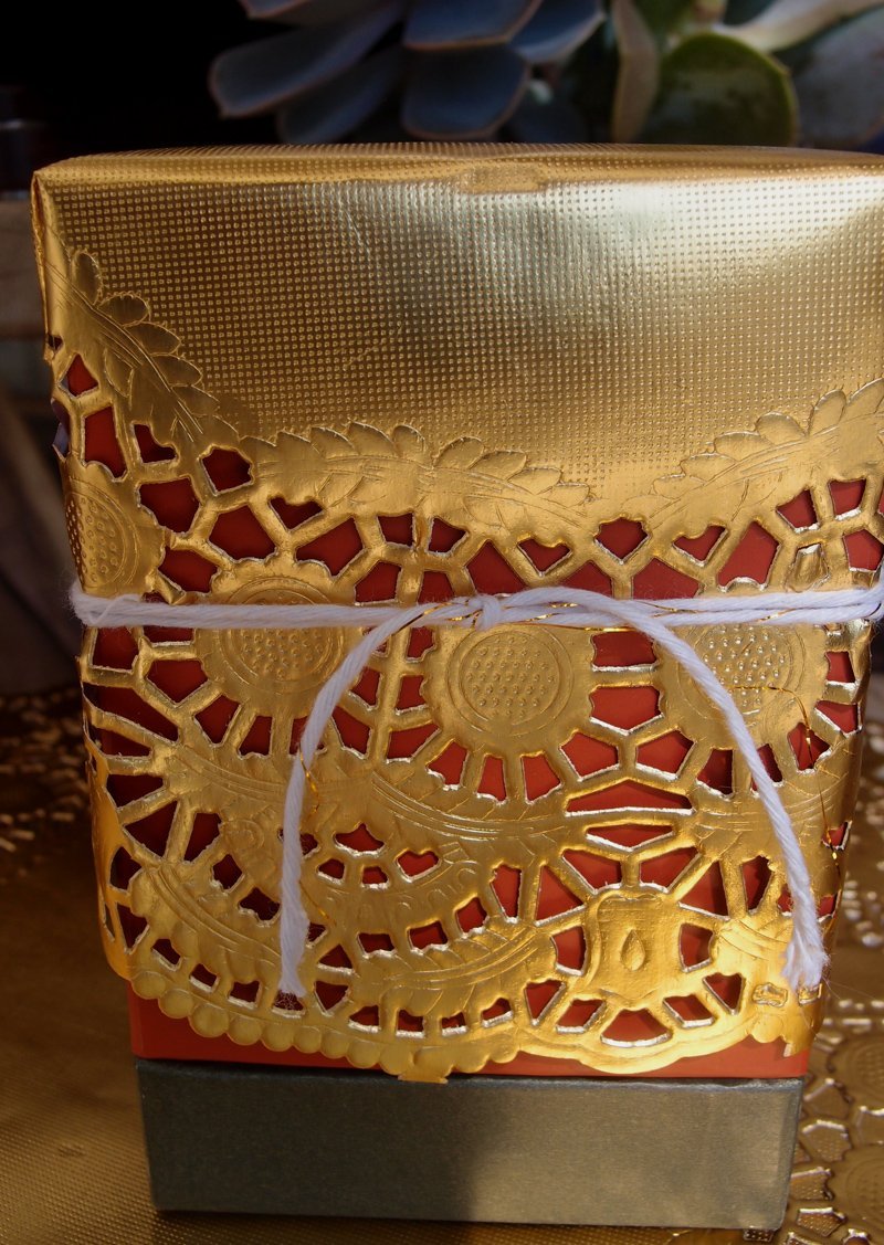 11.5" Round Gold Foil Doily Placemats, Metallic (50 Pack) - PaperLanternStore.com - Paper Lanterns, Decor, Party Lights & More