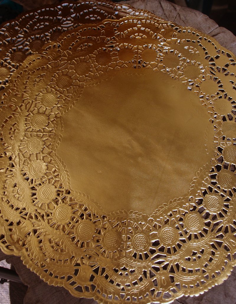 11.5" Round Gold Foil Doily Placemats, Metallic (50 Pack) - AsianImportStore.com - B2B Wholesale Lighting and Decor