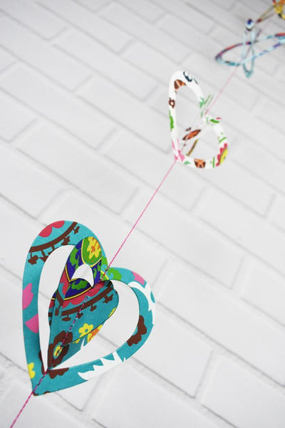 (Discontinued) (20 PACK) Multi-Patterned 3D Spinning Heart Hanging Vertical Garland (3.3 Feet)