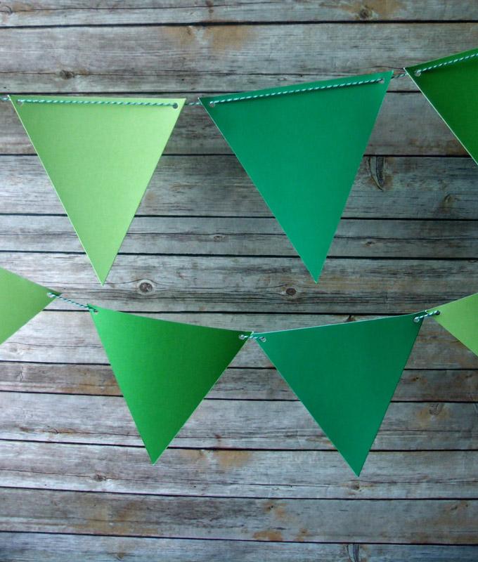 St. Patrick's Day Holiday Green & Gold Triangle Flag Pennant Banner Combo Kit (11FT) - AsianImportStore.com - B2B Wholesale Lighting and Decor